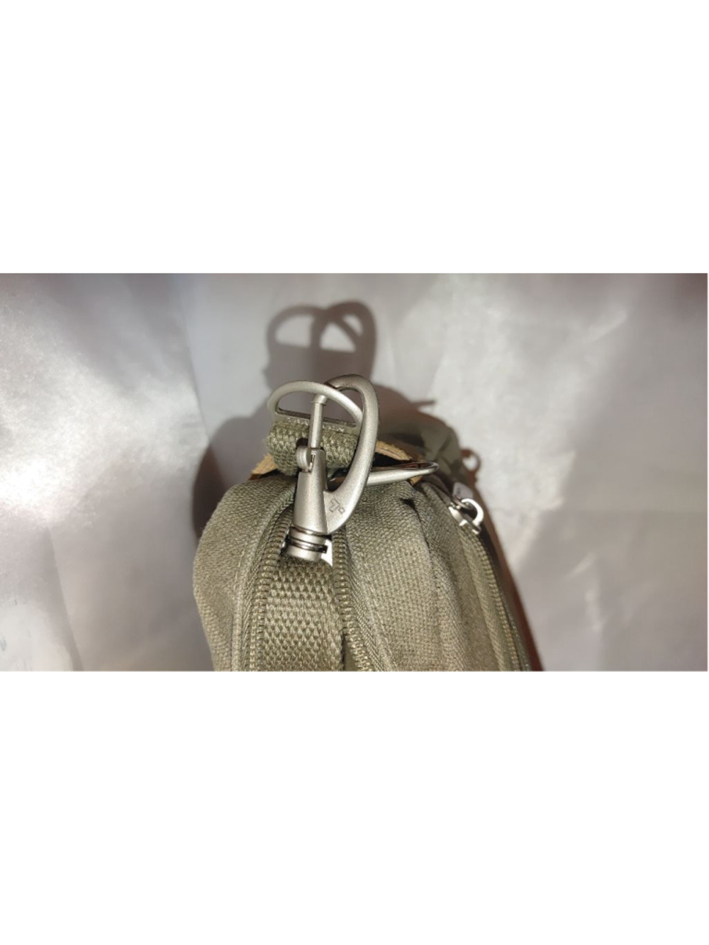Travelon Anti-Theft Heritage RFID Crossbody Bag in Sage - Picture 12 of 12